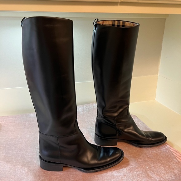 Burberry Black Flat Boots, EU Size 37.5, US Size 7 - Picture 3 of 7